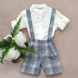 Salopette e camicia